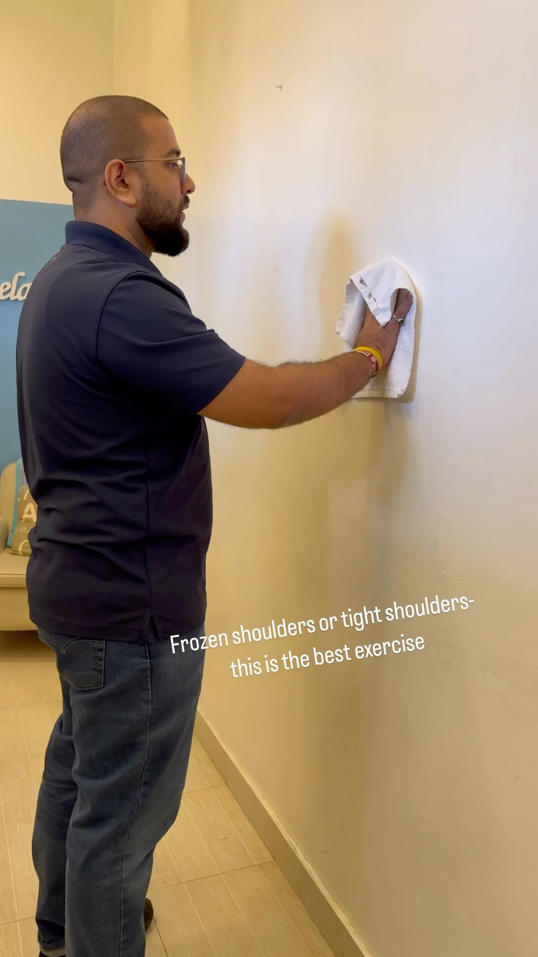 Frozen shoulders- mobility. #shoulders #therapy #tightness #mobility #gym #workout #001 #mombasa #diani #ukunda #watamu #malindi #nyali