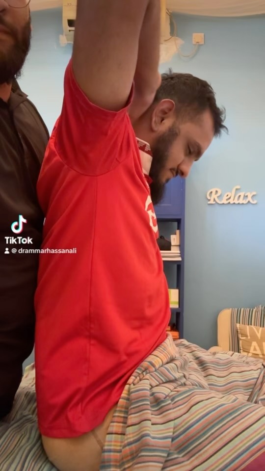 Thoracic spine/upper back manipulations. Let's hear it crack.. #pop #crack #cracks #back #neck #chiro #001